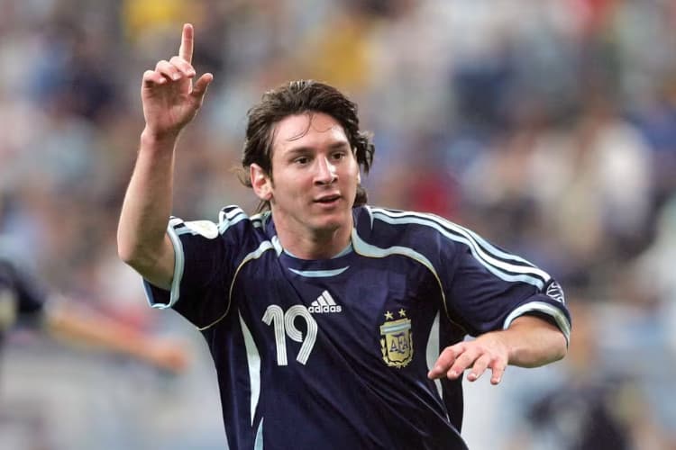 Pele Masih Tak Tersentuh, Ini Daftar Pencetak Gol Termuda di Sejarah Piala Dunia