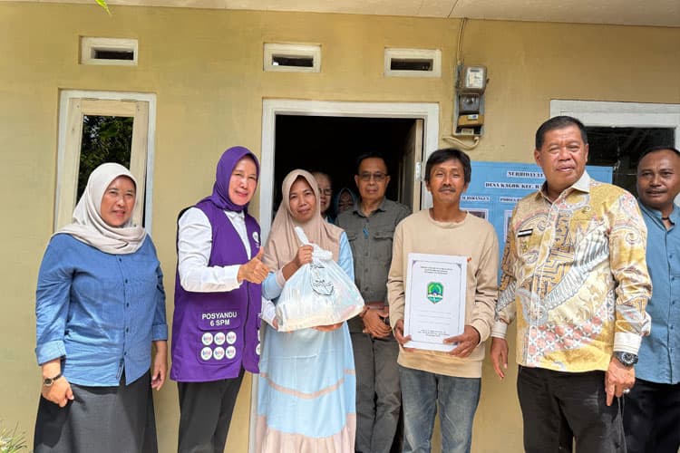 Di Balik Rumah Rapuh, Pemkab Majalengka Hadir: Bantuan Rutilahu Nyalakan Harapan Warga