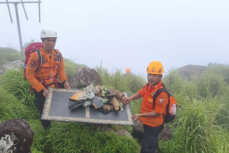 Serpihan Pesawat ATR 42-500 Rute Yogyakarta–Makassar Ditemukan di Kawasan Bantimurung